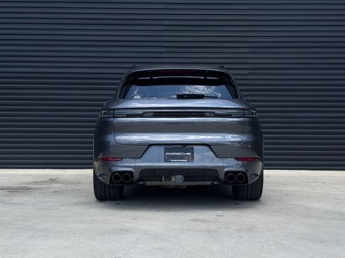 Certified 2026 Porsche Cayenne GTS AWD/4WD image 6