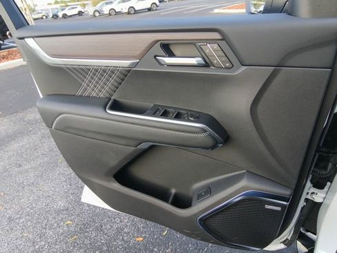 New 2026 GMC Acadia Denali w/ Super Cruise Package image 13