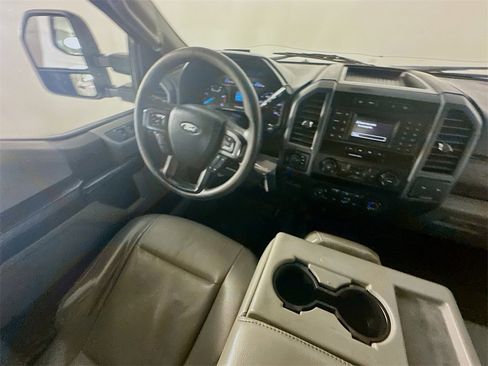 Used 2021 Ford F250 XL w/ Power Equipment Group image 9