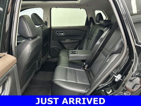 Used 2021 Nissan Rogue SV w/ Premium Package image 23