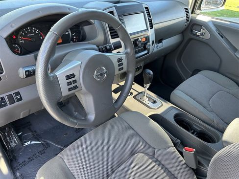 Certified 2020 Nissan Frontier SV w/ Midnight Edition Floor Mats image 30
