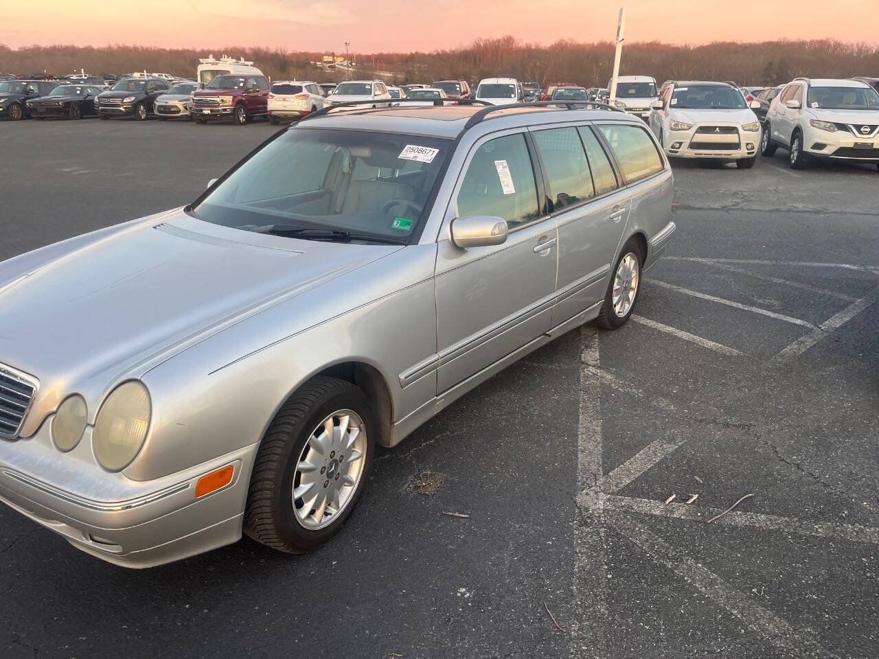 Used 2001 Mercedes-Benz E 320 4MATIC Wagon image 4