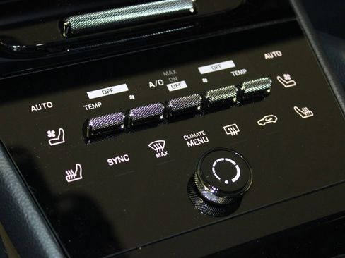 Certified 2026 Porsche Cayenne Coupe image 31