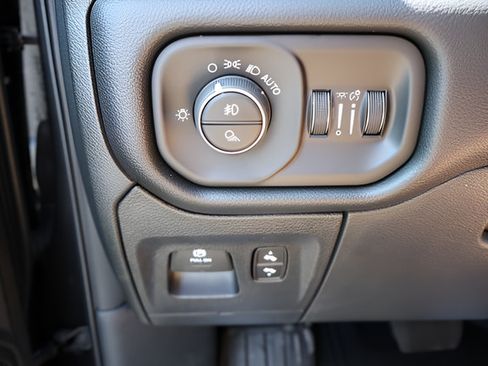 New 2026 RAM 1500 Big Horn AWD/4WD image 19