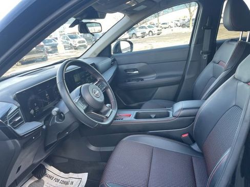 Used 2025 Nissan Kicks SR image 19