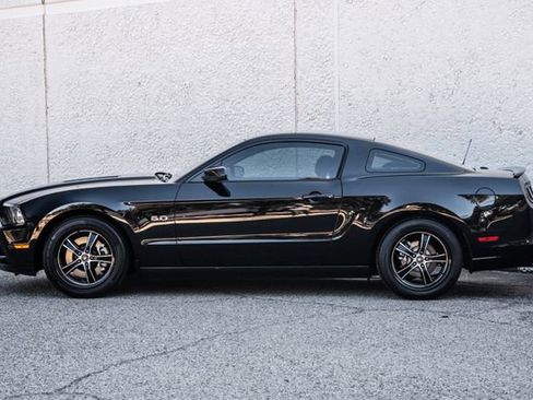 Used 2013 Ford Mustang GT Premium image 41