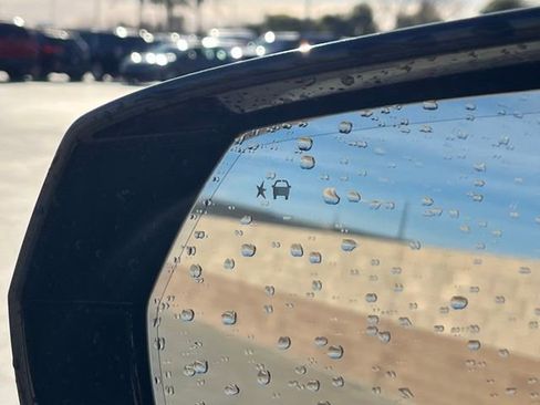 Used 2025 GMC Yukon Denali image 23