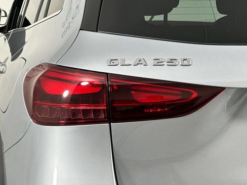 Certified 2026 Mercedes-Benz GLA 250 4MATIC image 37