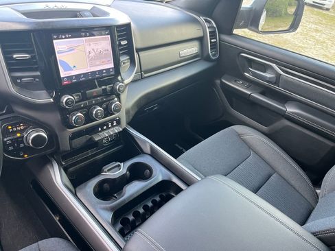 Used 2022 RAM 1500 Big Horn AWD/4WD image 6