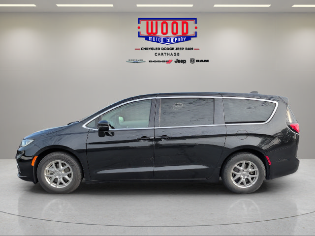 Used 2023 Chrysler Pacifica Touring-L FWD image 10