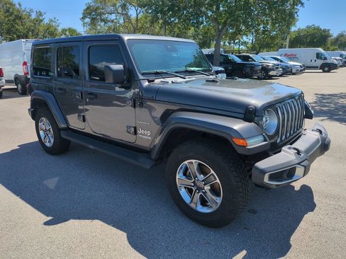 Used 2020 Jeep Wrangler Unlimited Sahara AWD/4WD image 2