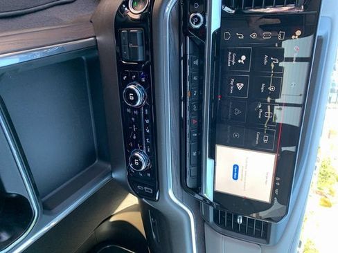 New 2025 GMC Sierra 2500 SLT w/ SLT Convenience Package image 21