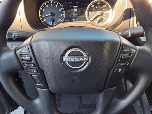 Certified 2025 Nissan Frontier SV image 9