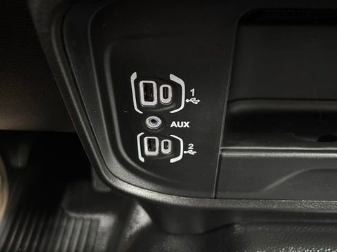 Used 2025 RAM 2500 Tradesman w/ Chrome Appearance Group image 33