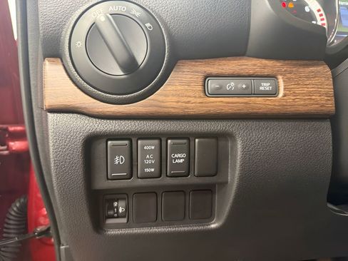 Used 2017 Nissan Titan Platinum Reserve image 27