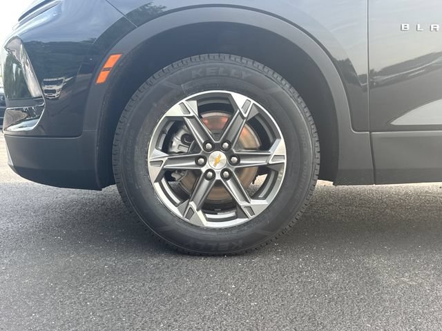 Used 2025 Chevrolet Blazer LT FWD image 3