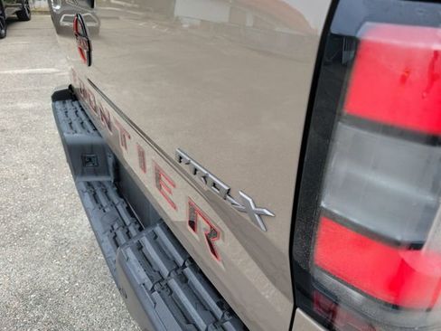 Used 2023 Nissan Frontier Pro-X w/ Technology Package image 8