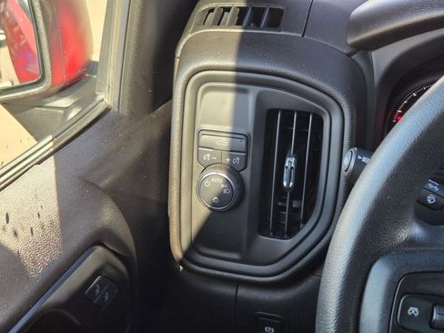 Certified 2025 Chevrolet Silverado 1500 Custom image 25