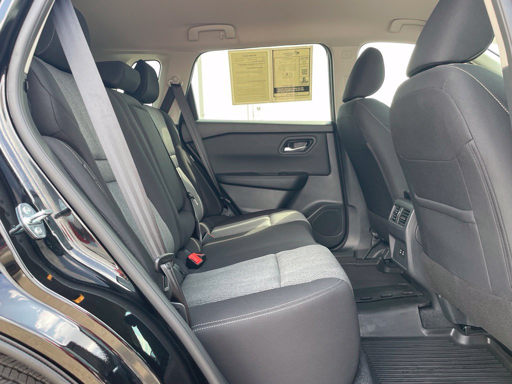 Certified 2026 Nissan Rogue SV FWD image 23