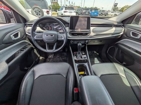 Used 2022 Jeep Compass Latitude w/ Convenience Group AWD/4WD image 11
