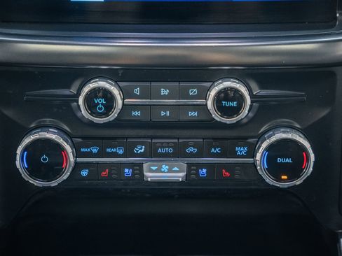 Used 2023 Ford F150 Lariat w/ Equipment Group 502A High image 28