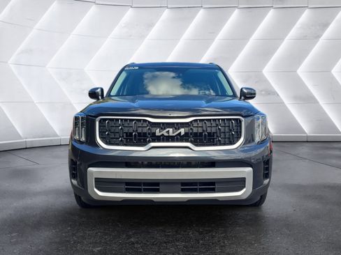 Used 2024 Kia Telluride EX w/ EX Captain's Chair Package image 8