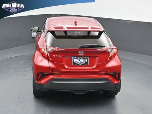 Used 2022 Toyota C-HR XLE image 14