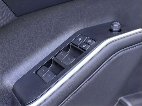 Certified 2025 Toyota Highlander LE FWD image 11