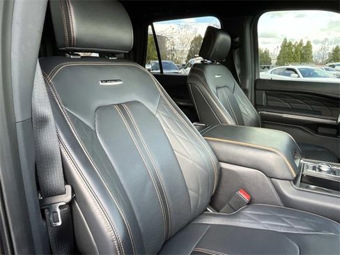 Certified 2023 Ford Expedition Platinum image 26