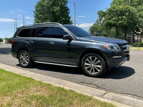 Used 2016 Mercedes-Benz GL 320 BlueTEC 4MATIC image 4