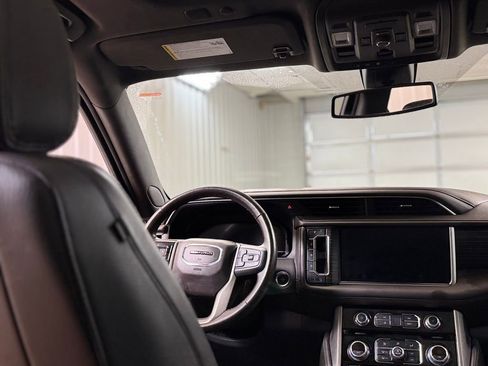 Used 2022 GMC Yukon XL Denali RWD image 23
