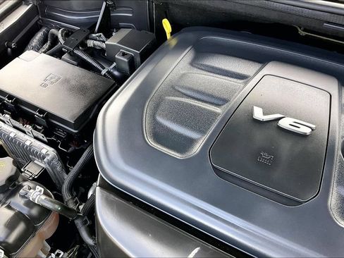 Used 2018 Jeep Grand Cherokee Altitude AWD/4WD image 30
