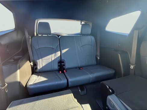 Used 2024 Buick Enclave Essence w/ Sport Touring Edition image 21