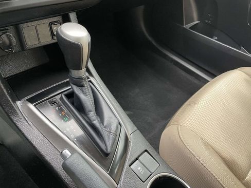 Used 2014 Toyota Corolla LE image 40