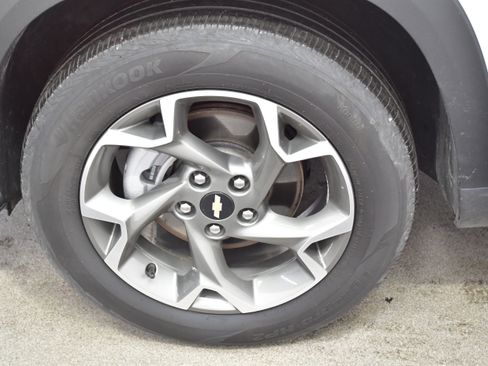 Used 2025 Chevrolet Trax LT w/ LT Convenience Package FWD image 32