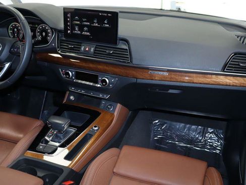 Used 2023 Audi Q5 e Premium Plus w/ Premium Plus Package AWD/4WD image 21