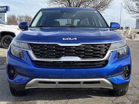 Used 2023 Kia Seltos LX image 3