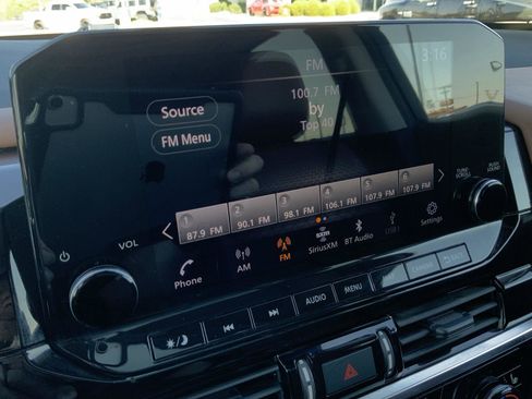 Used 2023 Nissan Pathfinder Platinum image 41