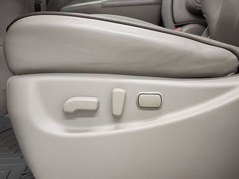 Used 2013 Nissan Quest LE w/ Protection Pkg image 29