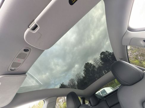 Used 2024 Tesla Model Y Long Range image 24