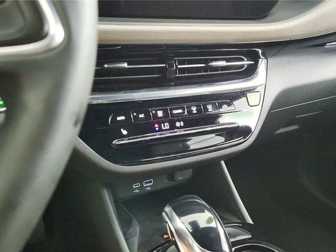 Used 2024 Buick Envista Avenir image 41