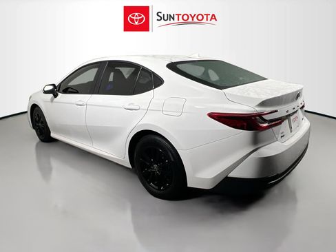Used 2025 Toyota Camry LE image 6