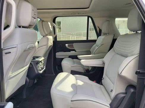 Used 2026 Ford Expedition Max Platinum w/ Platinum Ultimate Package AWD/4WD image 15
