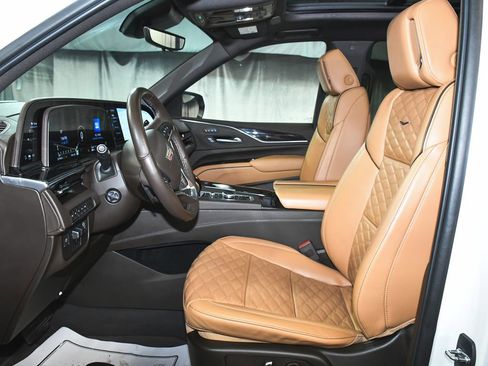 Used 2023 Cadillac Escalade Sport w/ LPO, ONYX Package image 43