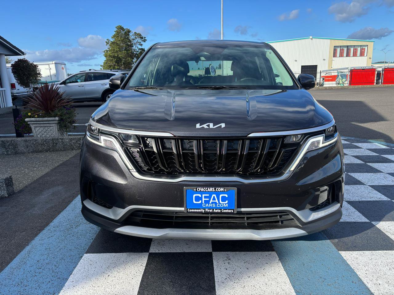 Used 2023 Kia Carnival LX FWD image 8