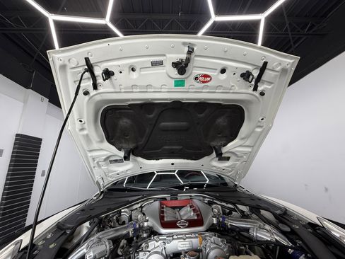 Used 2016 Nissan GT-R Black Edition AWD/4WD image 9