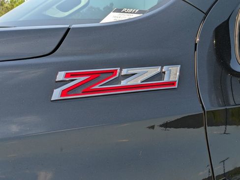 Used 2024 Chevrolet Tahoe Z71 w/ Luxury Package image 25