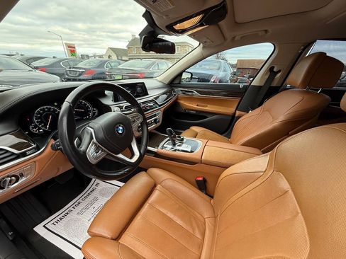 Used 2016 BMW 740i RWD image 11