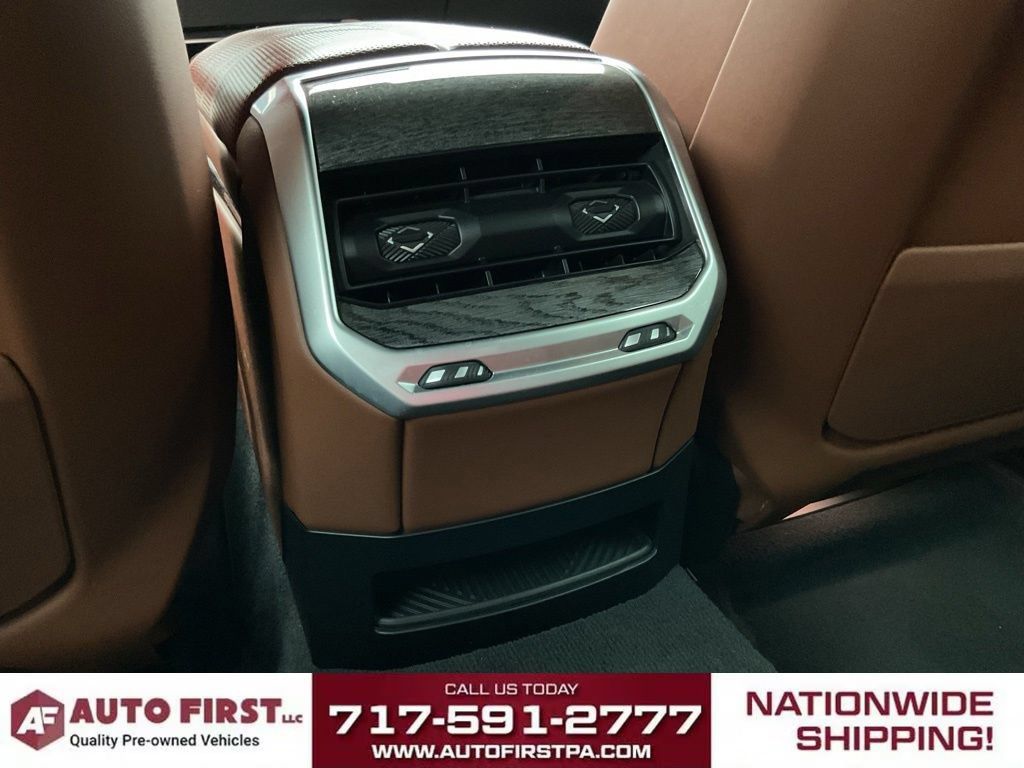 Used 2023 BMW 760i xDrive w/ Executive Package AWD/4WD image 10