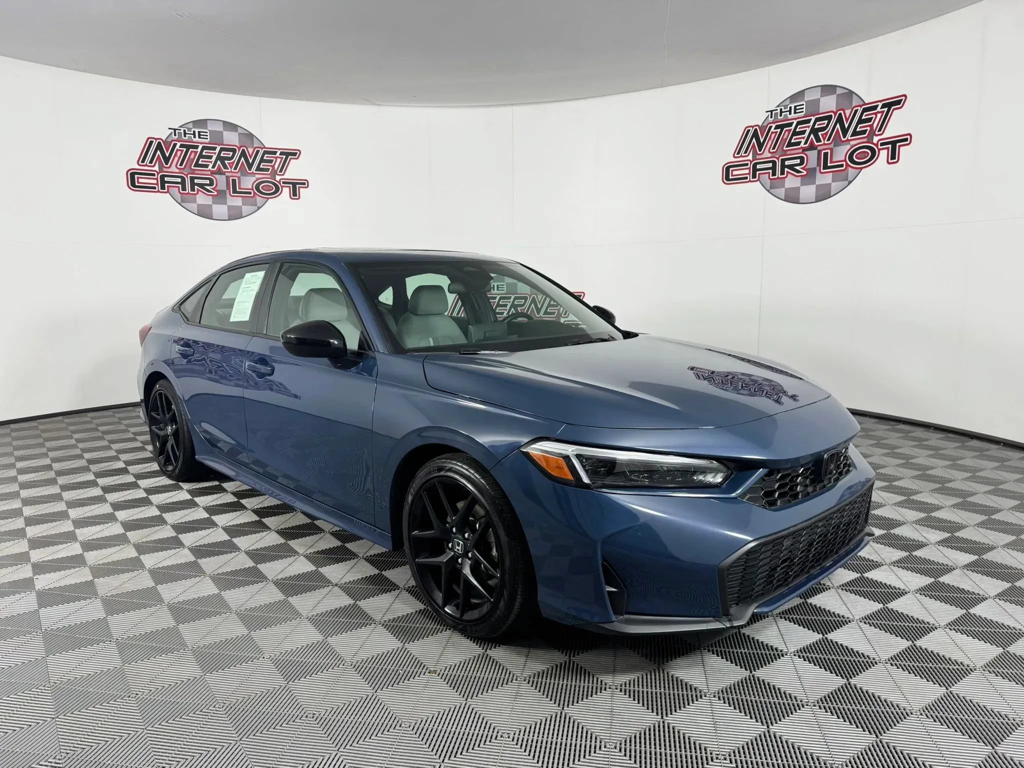 Used 2025 Honda Civic Sport Touring image 9